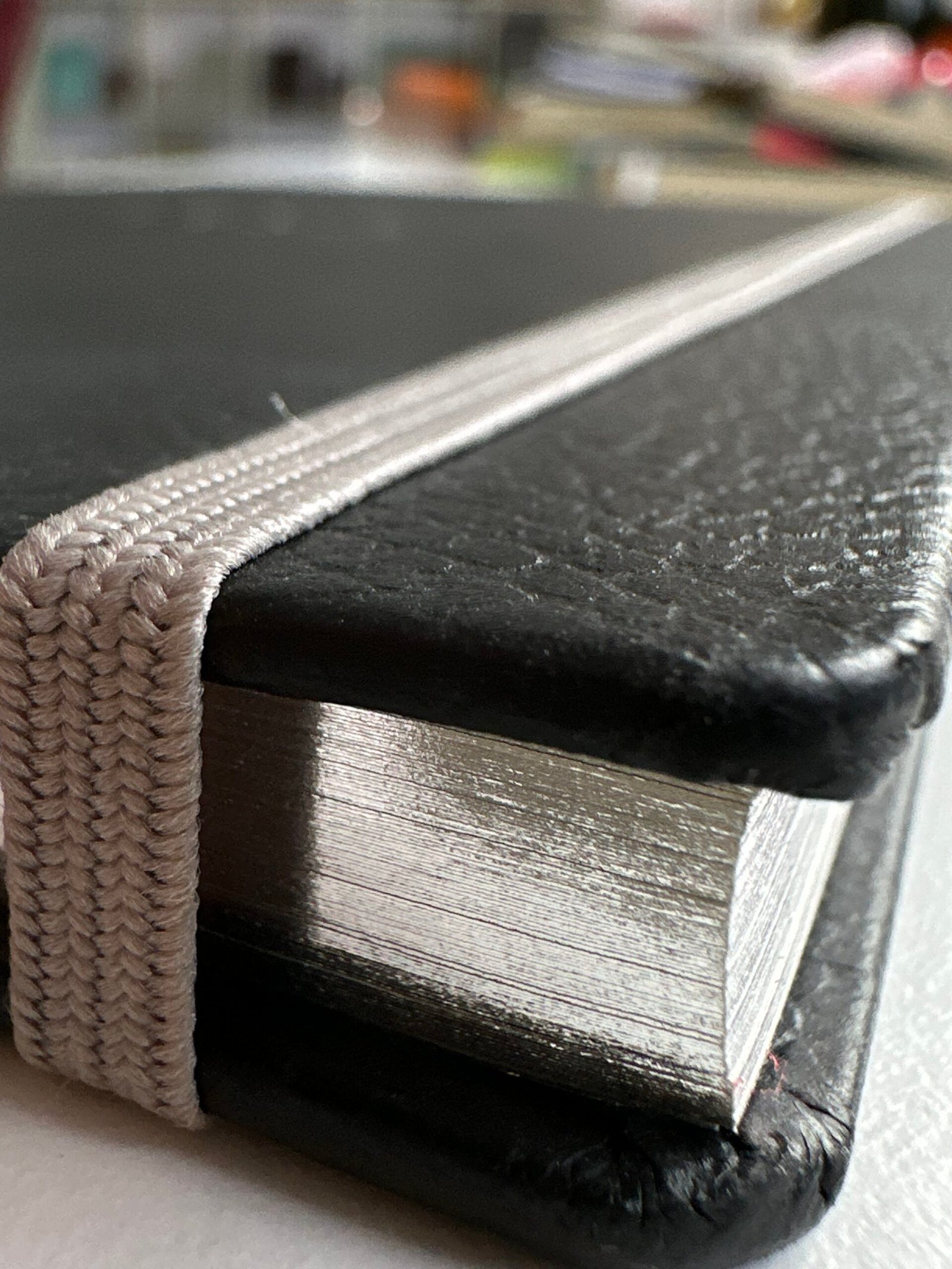 Recycled leather•Old - Image 8